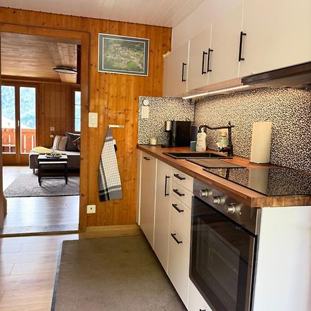 Charmant Chalet Mit See Und Bergsicht Hofstetten bei Brienz Экстерьер фото